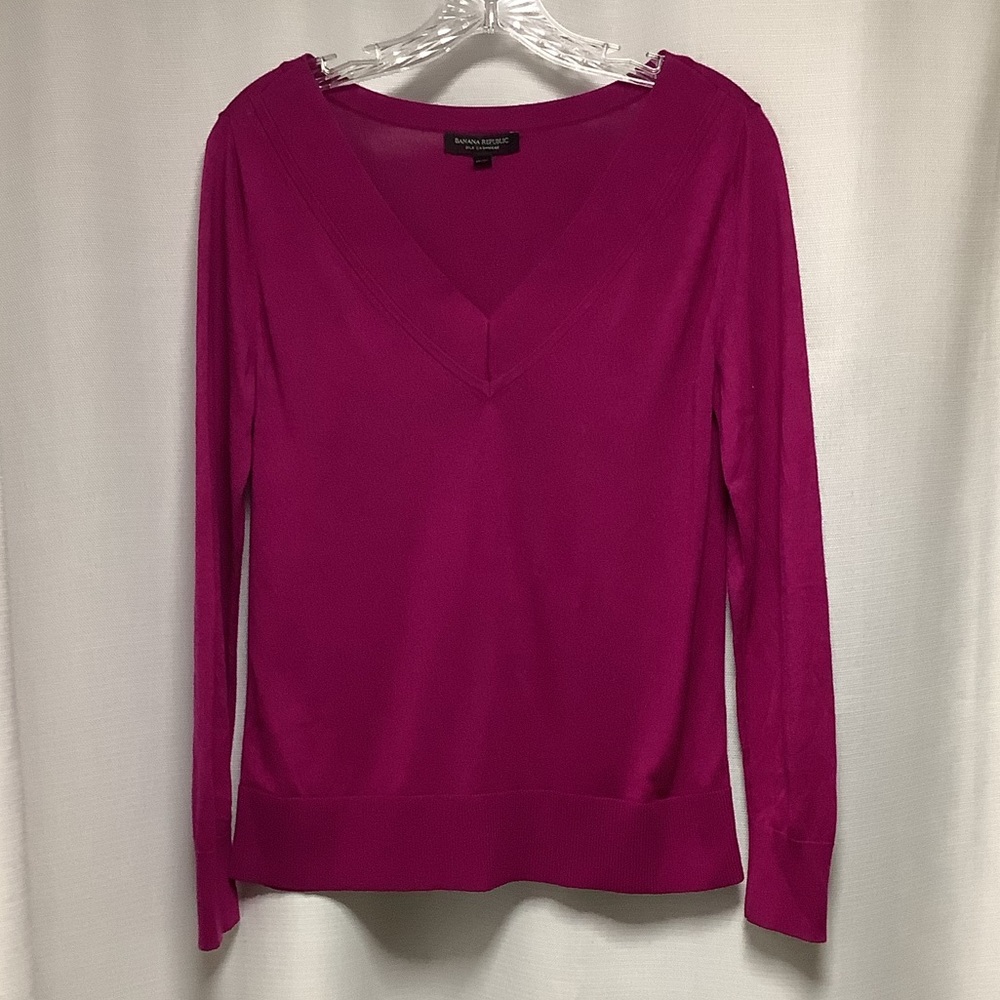 A berry nice Banana Republic silk & cashmere v-neck sweater!  Size Small
